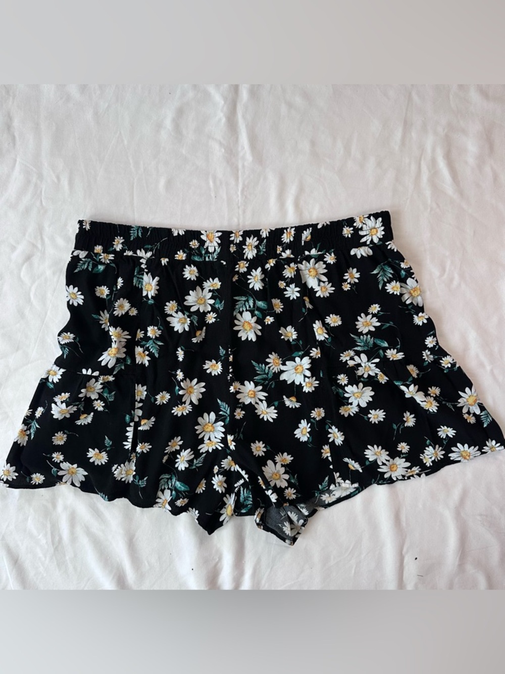 Forever 21 Plus Size Cottagecore Daisy Flowy Ruffle Shorts-Size 2X